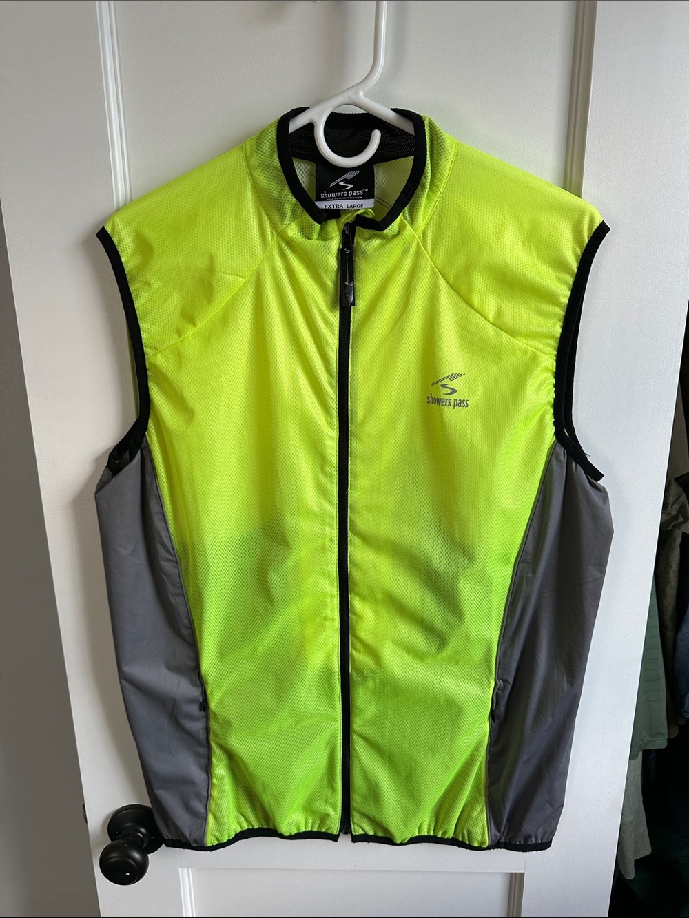 Showers Pass High vis cycling vest - XL